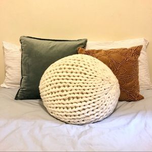 Homegoods Knit Round Pillow